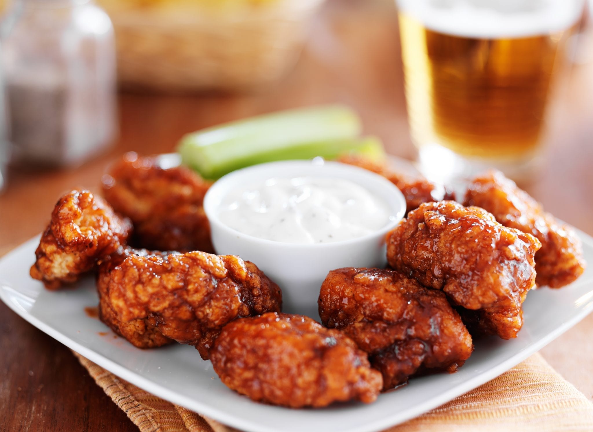 boneless cannabis buffalo bbq chicken wngs with ranch sauce and beer