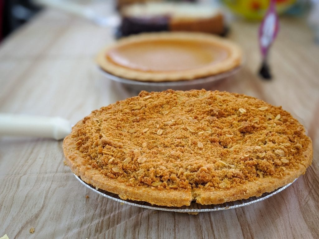 Sells pie. Песочный пирог с яблоками и орехами. Смит десерт.